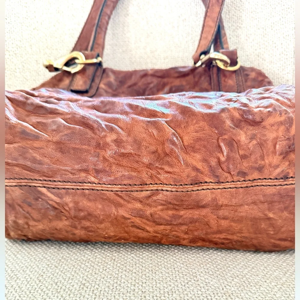 Givenchy Small Pepe Pandora tumbled sheepskin bag in Cigare - Picture 7 of 16